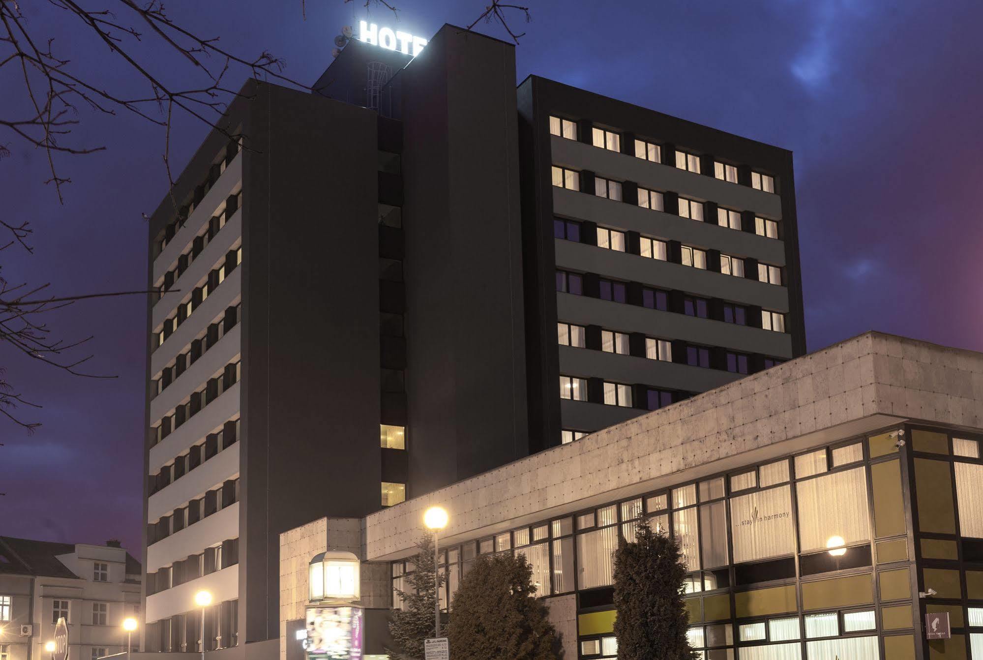 Harmony Club Hotel Ostrava Exteriör bild